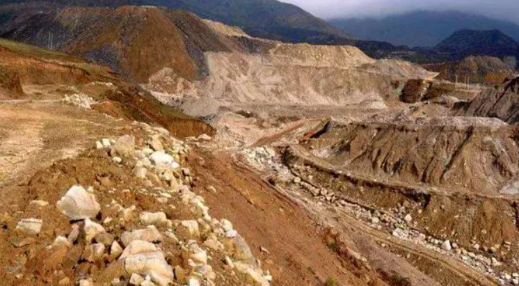 中国稀土：公司目前尚未与包钢股份就稀土资源开发方面开展合作